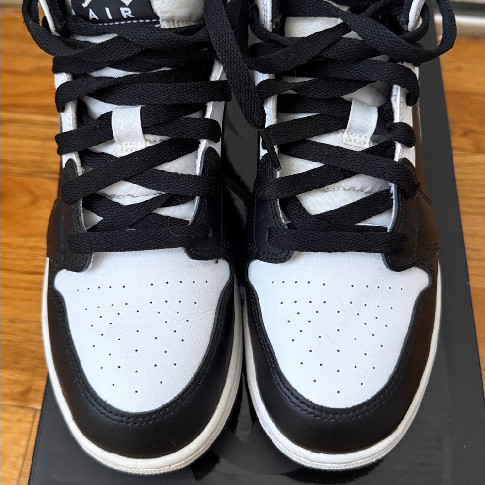 Nike Air JordanBlack White Low-Top Sneakers | Youth | Women’s - Picture 6 of 8